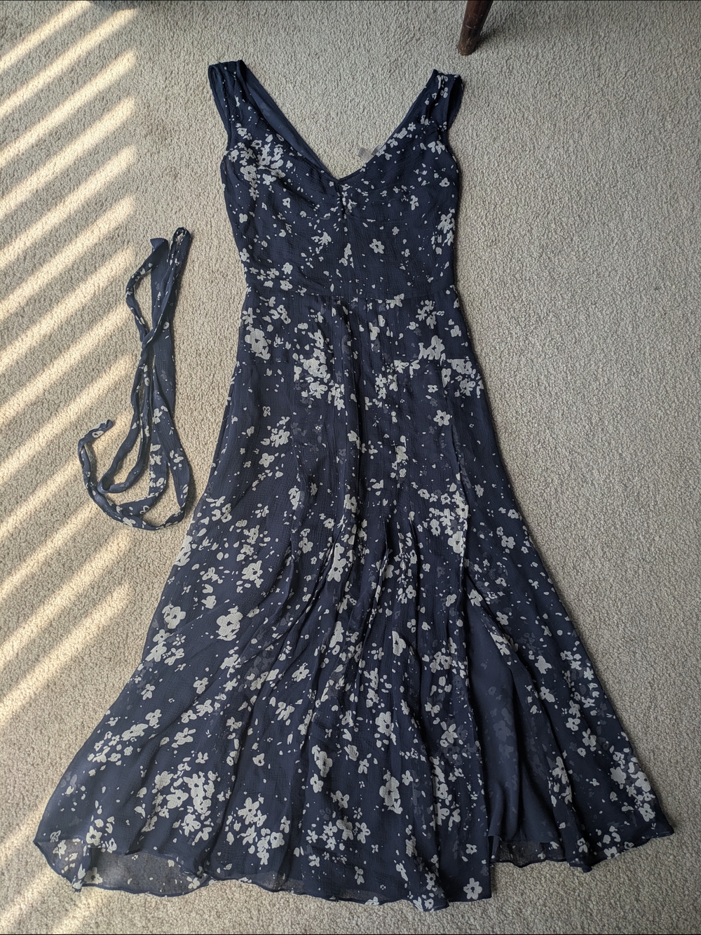 Burberry Brit Silk Navy Floral V-Neck Midi Dress Wedding Guest Brunch Summer - Picture 2 of 14
